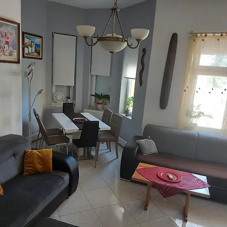 Corner Apartament *